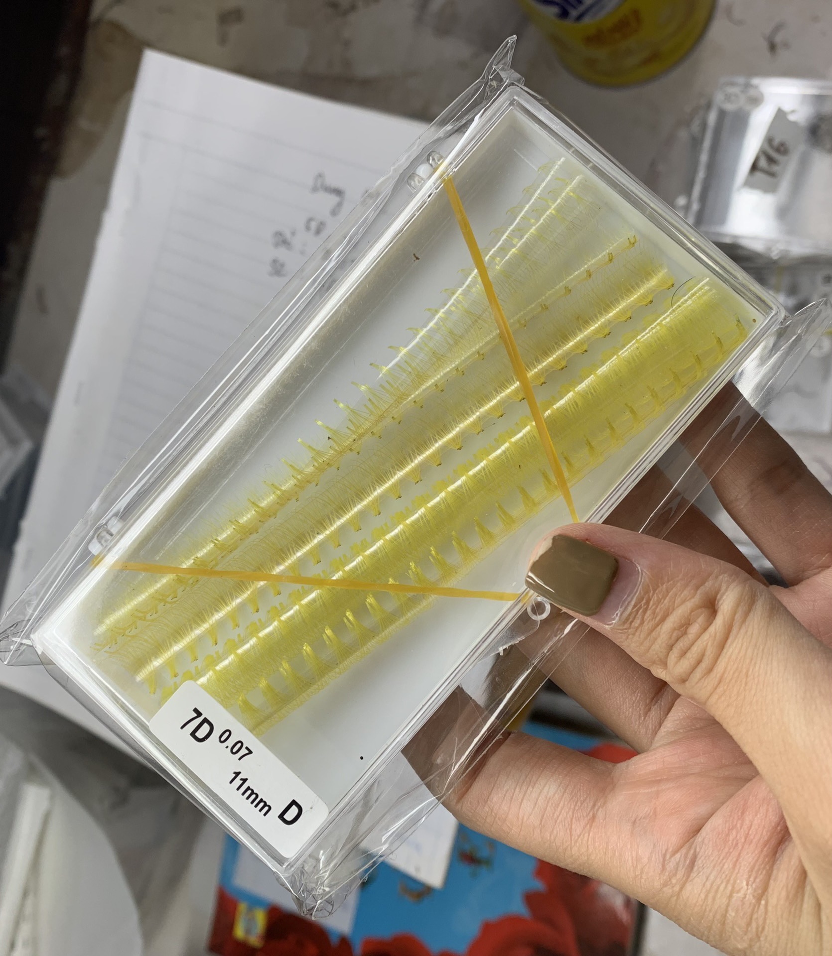 What Are Long Stem Versus Short Stem Lashes? VLash Factory Vietnam