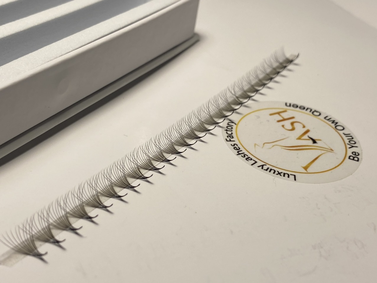 What Are Long Stem Versus Short Stem Lashes? VLash Factory Vietnam